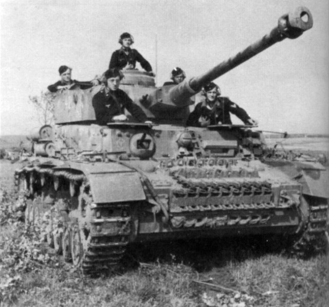 Средний танк PzKpfw IV (5).jpg